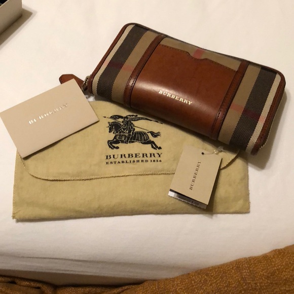 Burberry Handbags - Burberry
Brown Leather Check Canvas Large Wallet